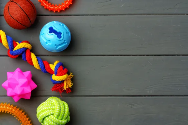 Comparativo: 5 Tipos de Brinquedos para Cachorros e Seus Benefícios
